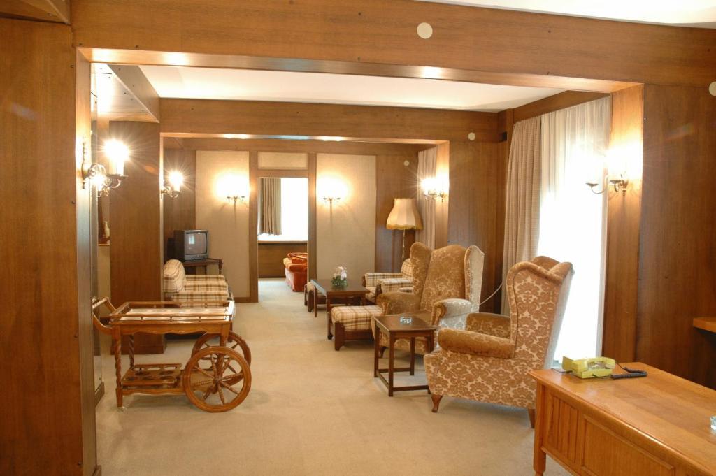 Sumarice Hotel Kragujevac Luaran gambar