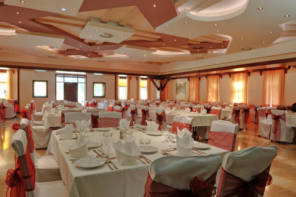 Sumarice Hotel Kragujevac Luaran gambar