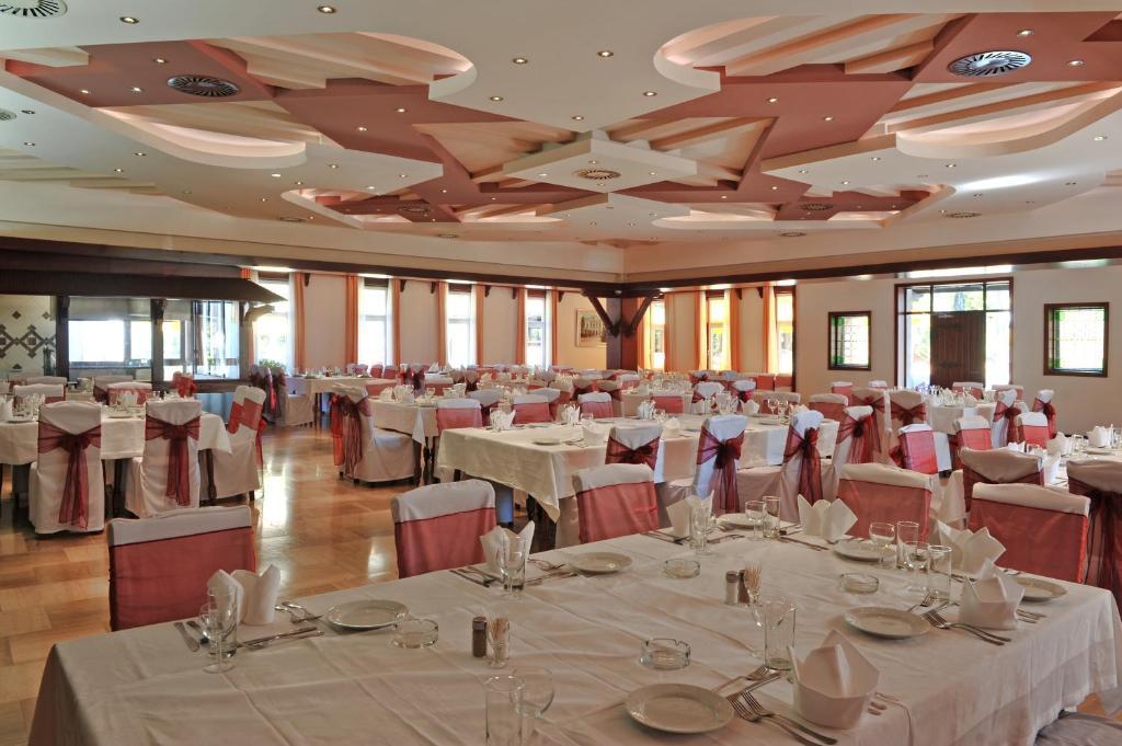 Sumarice Hotel Kragujevac Luaran gambar